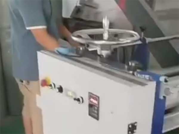 珍珠棉挖槽机